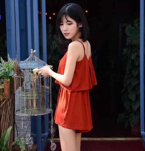 秋季必备阔腿裤：时尚西装领连体阔腿裤搭配（图）