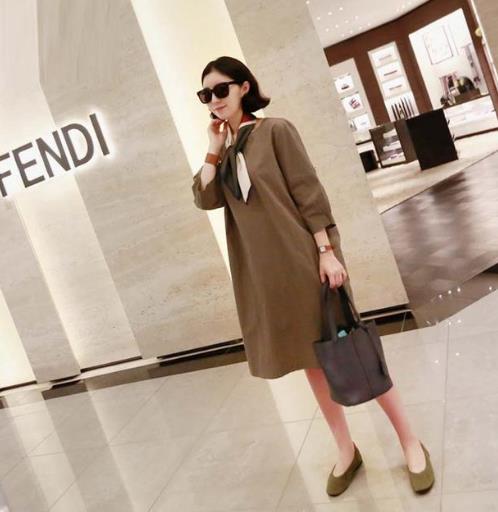 圆领连衣裙内搭外穿都时髦：优雅连衣裙推荐（图）