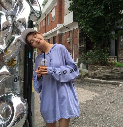 秋装卫衣上新:刺绣连帽卫衣怎么搭配时尚帅气(图) 秋装卫衣上新:刺绣连帽卫衣怎么搭配时尚帅气(图)