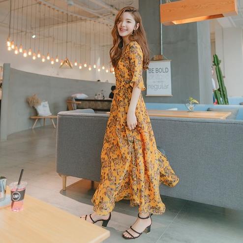 阔腿裤搭配荷叶袖雪纺衫：打造时髦百搭轻熟风