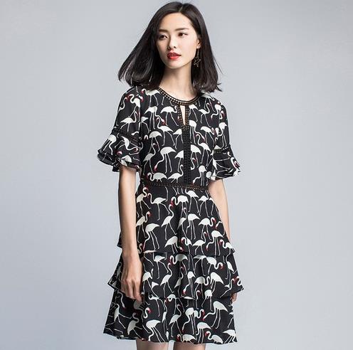 阔腿裤搭配荷叶袖雪纺衫：打造时髦百搭轻熟风