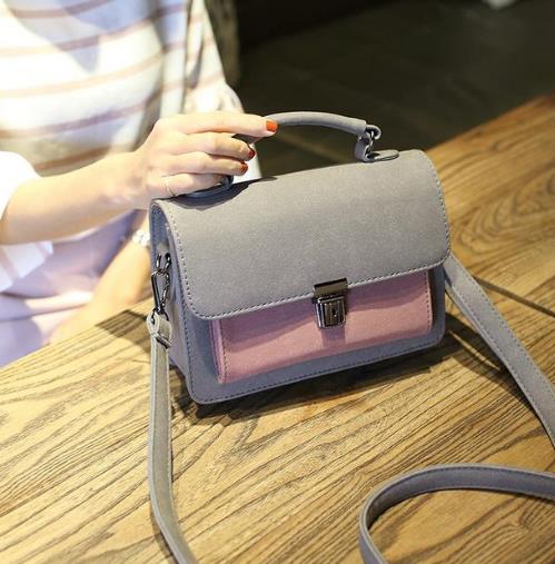 都市丽人的偏爱款蛇纹小方包：尽显性感魅力（图）