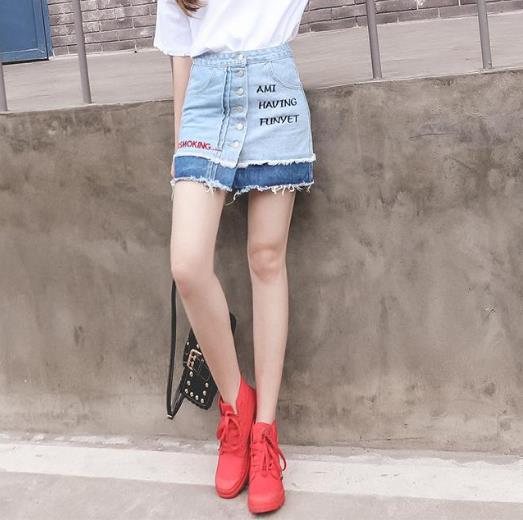 衬衫搭配高腰A字裙半身裙：休闲百搭半身裙分享