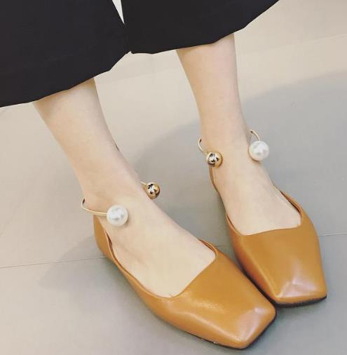 有腔调的方头平底鞋：6款平底鞋提升时尚品味（图）