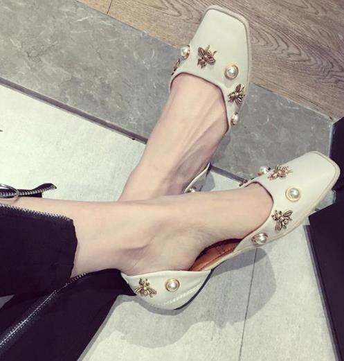 有腔调的方头平底鞋：6款平底鞋提升时尚品味（图）