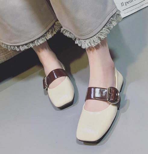 有腔调的方头平底鞋：6款平底鞋提升时尚品味（图）