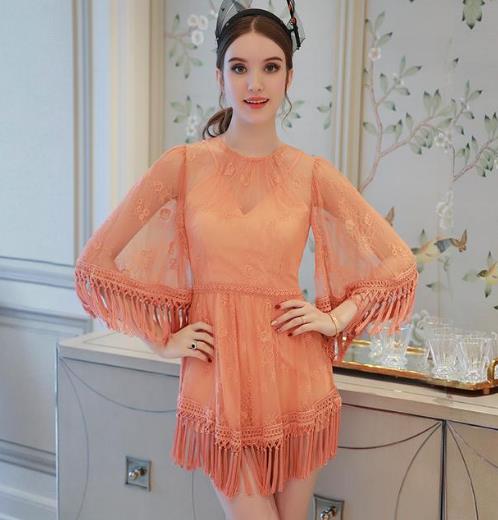 高跟鞋搭配不规则裙蕾丝连衣裙:妥妥的时尚范(图) 高跟鞋搭配不规则裙蕾丝连衣裙:妥妥的时尚范(图)