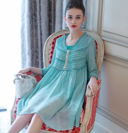 高跟鞋搭配不规则裙蕾丝连衣裙：妥妥的时尚范（图）