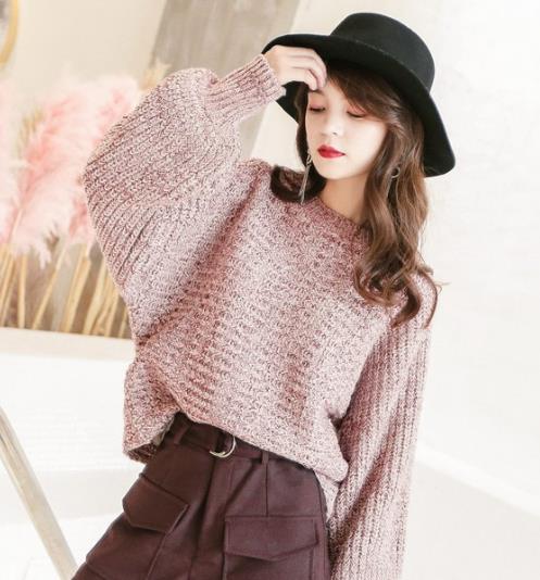 半身裙搭配圆领刺绣针织衫:青春减龄针织衫推荐 半身裙搭配圆领刺绣针织衫:青春减龄针织衫推荐