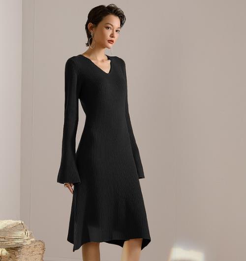 秋冬简约百搭连衣裙:圆领针织连衣裙搭配(图) 秋冬简约百搭连衣裙:圆领针织连衣裙搭配(图)