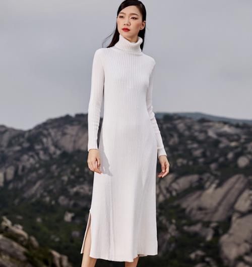 秋冬简约百搭连衣裙：圆领针织连衣裙搭配（图）