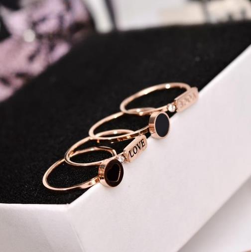 简约大方日韩版时尚个性混搭戒指搭配推荐(图) 简约大方日韩版时尚个性混搭戒指搭配推荐(图)