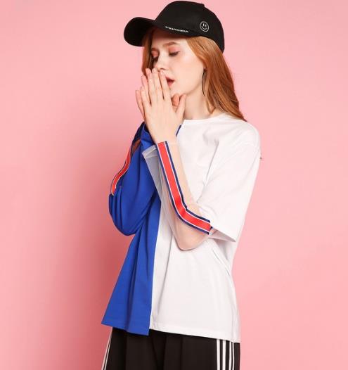 百褶纯色长袖上衣搭配格子裙:显瘦凸显窈窕身材 百褶纯色长袖上衣搭配格子裙:显瘦凸显窈窕身材