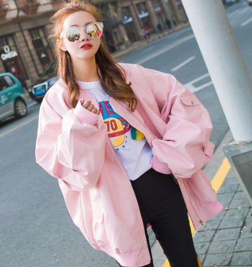 一件夹克衫的张扬自信：灯笼袖纯色夹克衫搭配（图）