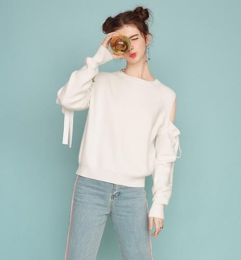 秋冬款基础款毛衣：金银丝喇叭袖毛衣十分时髦（图）