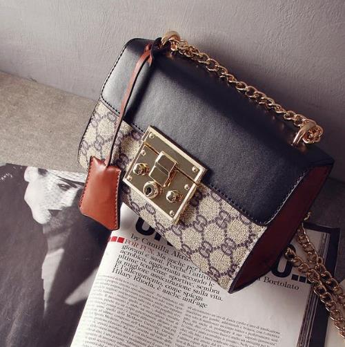 2017新上市小方包流行概念:时尚铆钉小方包推荐 2017新上市小方包流行概念:时尚铆钉小方包推荐