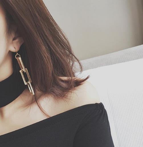 出街懂得带副精致耳环:气质长款流苏耳环分享(图) 出街懂得带副精致耳环:气质长款流苏耳环分享(图)