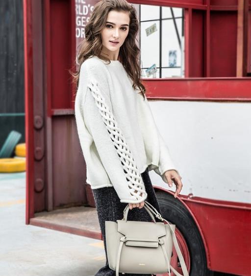 这几款链条包值得入手：牛皮压花链条包搭配（图）