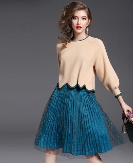 适合秋冬的两件套：时尚蕾丝拼接针织两件套（图）