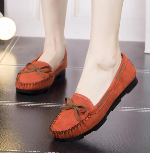 秋季必备单品豆豆鞋：蝴蝶结浅口豆豆鞋搭配（图）