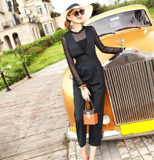 时尚套装典雅有型:性感蕾丝拼接连体裤套装(图) 时尚套装典雅有型:性感蕾丝拼接连体裤套装(图)