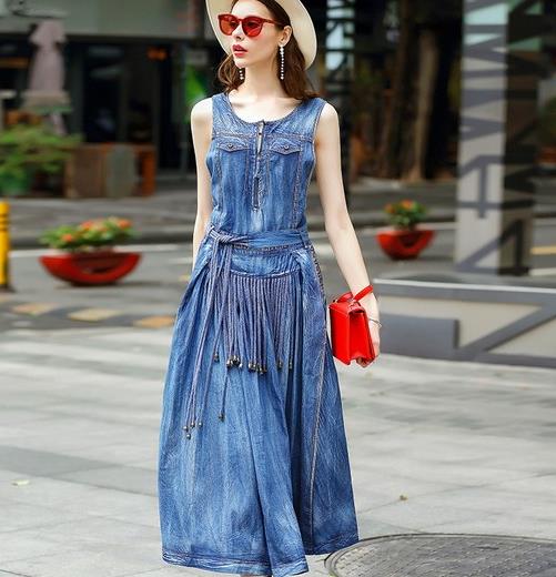 白T搭配荷叶边牛仔背带裙：6款背带裙减龄分享