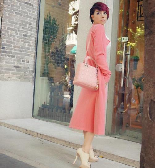 蝙蝠袖修身针织衫：6款针织衫时尚百搭又保暖（图）