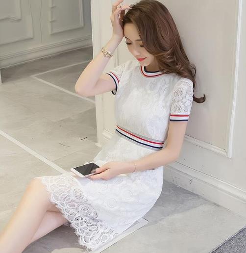 今年流行蕾丝连衣裙：6款连衣裙打造时髦女人味（图）