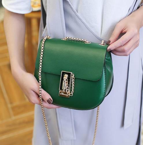 明星同款时尚简约小方包：5款小方包彰显青春感