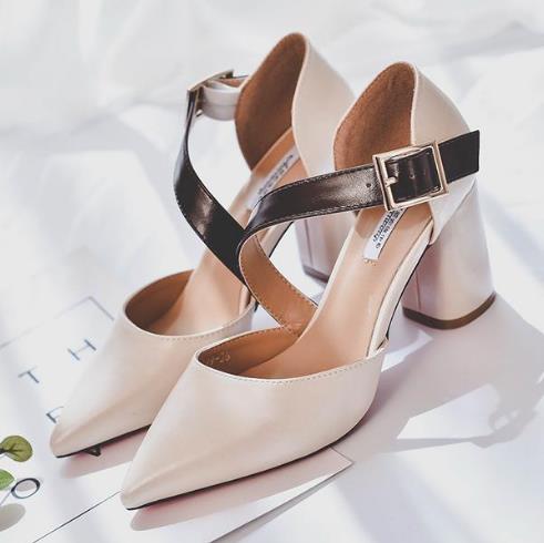 秋季怎能少了高跟鞋：浅口细跟高跟鞋搭配（图）