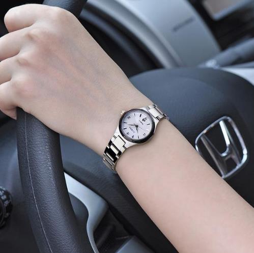 6款简约并不简单的防水尼龙帆布手表搭配(图) 6款简约并不简单的防水尼龙帆布手表搭配(图)