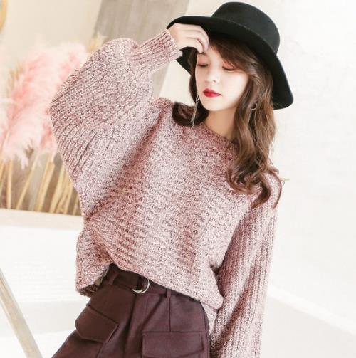 小脚裤搭配半高领纯色针织衫：打造百变风格（图）