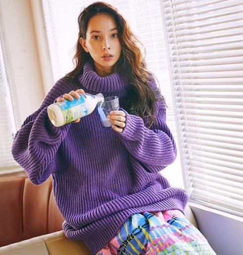 小脚裤搭配半高领纯色针织衫：打造百变风格（图）