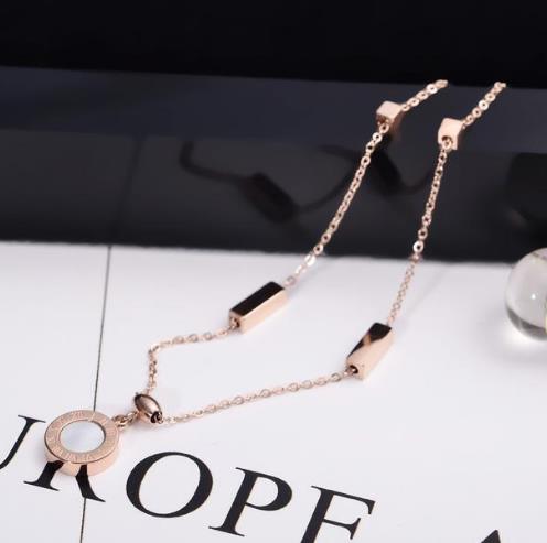 新款欧美简约圆形镶钻锁骨链：简约又大方（图）