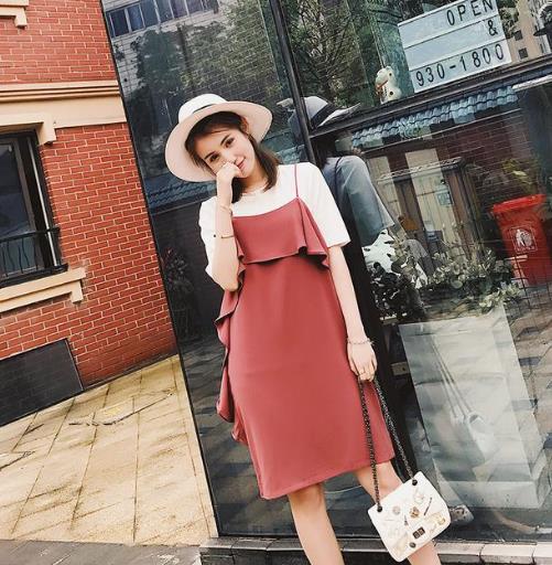 新款蕾丝马甲t恤裙两件套装：打造简约时尚范（图）