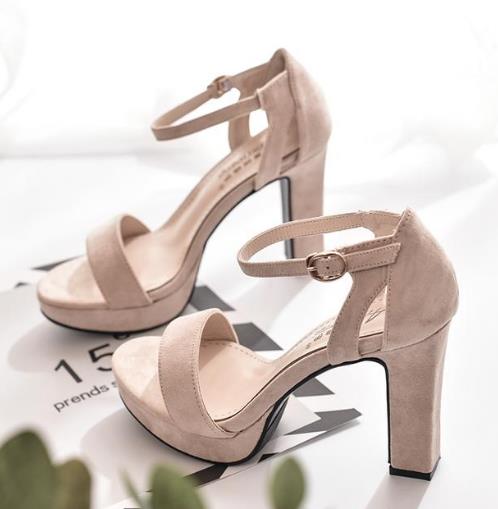 瘦脚神器一字扣高跟鞋：6款高跟鞋凸显优雅气质