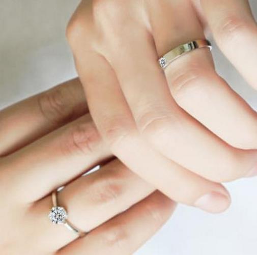 复古漂亮的珍珠多件套戒指搭配：超级显手指修长