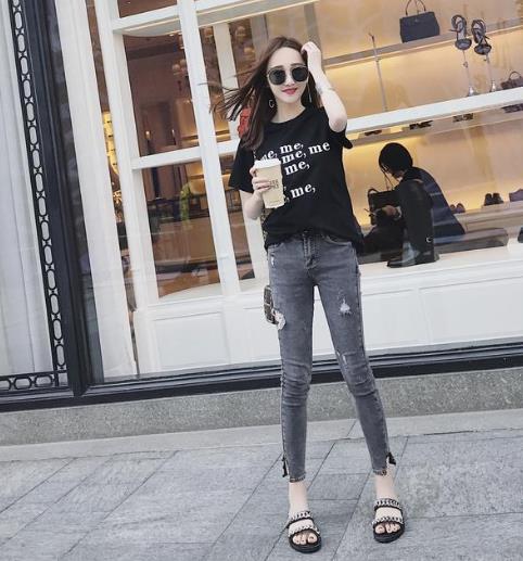 潮范个性破洞牛仔裤：显瘦牛仔裤演绎主流时尚（图）