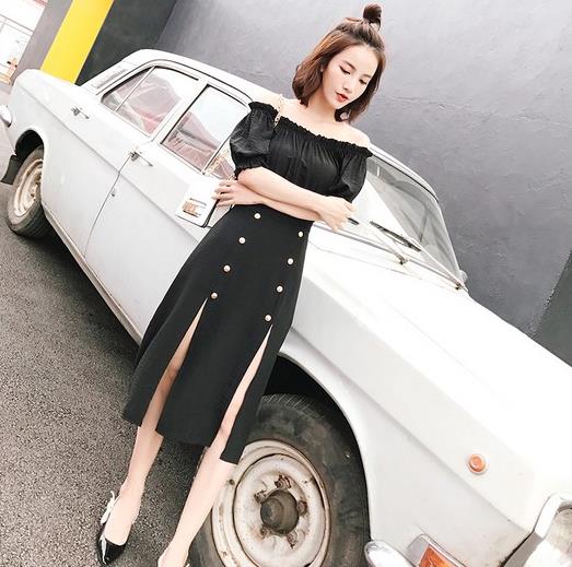 棉麻收腰纯色连衣裙搭配：5款连衣裙穿出青春活力