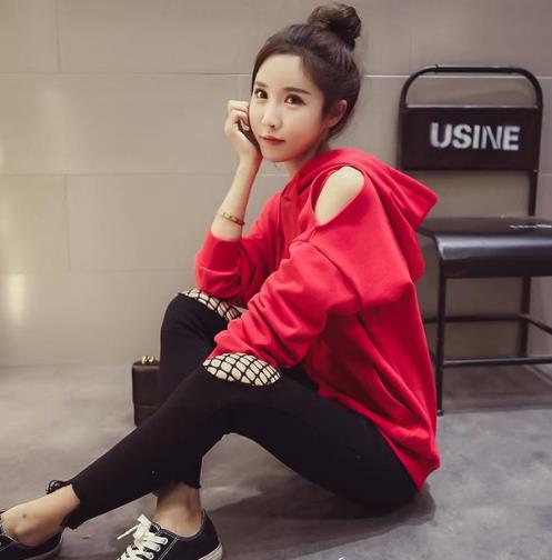 蝙蝠袖机车夹克外套搭配牛仔裤:凸显时尚潮流(图) 蝙蝠袖机车夹克外套搭配牛仔裤:凸显时尚潮流(图)