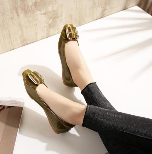 6款时尚又养脚的豆豆鞋：新款韩版尖头豆豆鞋（图）