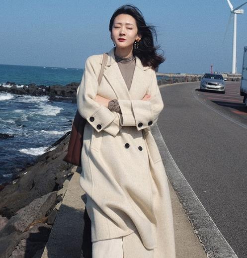 茧型双面呢长外套怎么搭配才能凸显英姿帅气(图) 茧型双面呢长外套怎么搭配才能凸显英姿帅气(图)