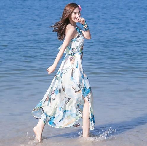 圆领修身T恤搭配棉麻半身裙：休闲百搭T恤分享