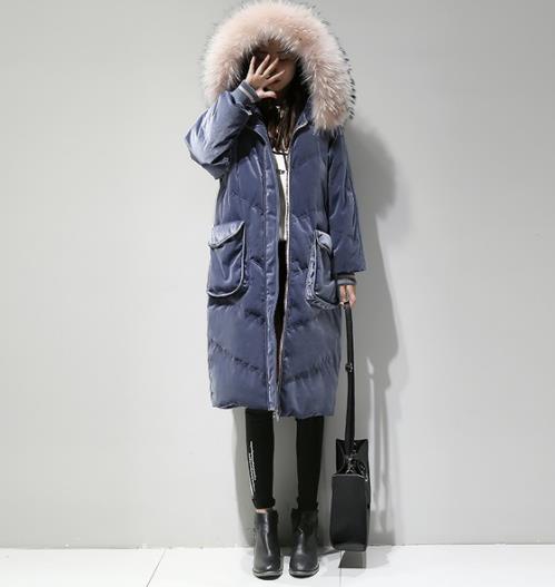 蕾丝连衣裙搭配高领纯色针织衫:时尚复古范(图) 蕾丝连衣裙搭配高领纯色针织衫:时尚复古范(图)