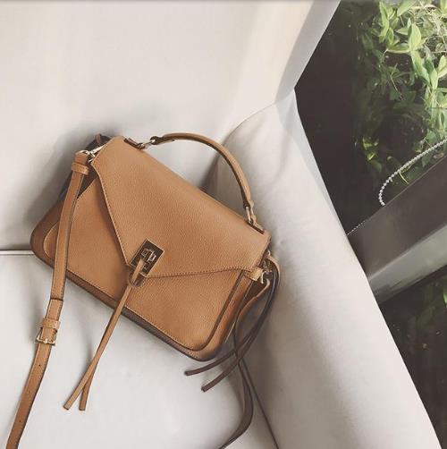 款式新颖的6款单肩斜挎包：简约时尚斜挎包推荐（图）