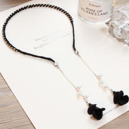 今年流行假耳环发箍:新款镶钻水钻发箍搭配(图) 今年流行假耳环发箍:新款镶钻水钻发箍搭配(图)