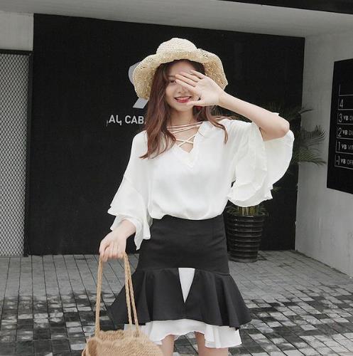 秋季必备蝴蝶喇叭袖棉麻上衣:百搭显瘦又有范(图) 秋季必备蝴蝶喇叭袖棉麻上衣:百搭显瘦又有范(图)