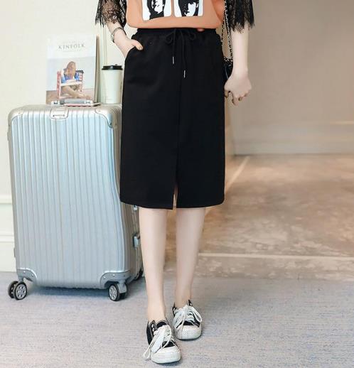 胖mm女生这样穿半身裙： 显高显瘦半身裙搭配（图）