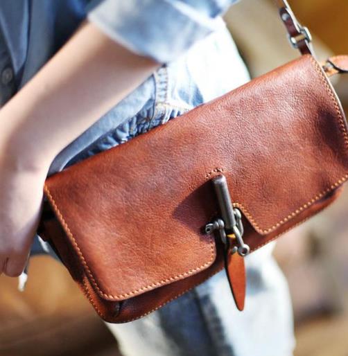 2017最流行复古牛皮贝壳包:新款贝壳包搭配(图) 2017最流行复古牛皮贝壳包:新款贝壳包搭配(图)