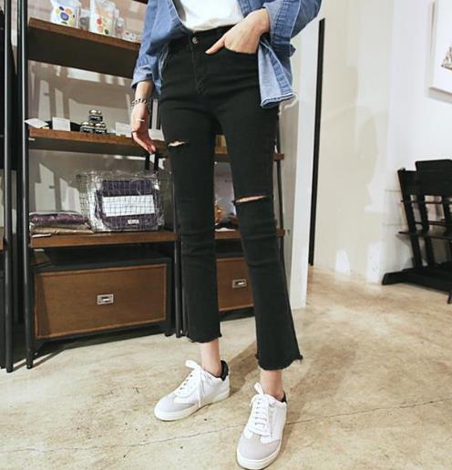 矮个子也能穿出大高个既视感：破洞高腰牛仔裤（图）